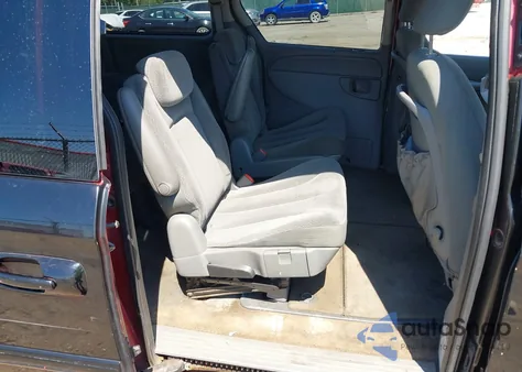 2005 Chrysler Town & Country Touring z USA, uszkodzony, nr VIN 2C4GP54L65R402338